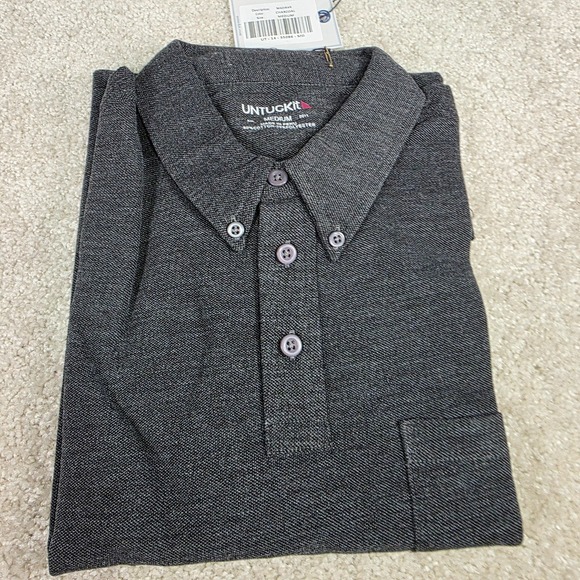 UNTUCKit Madiran Polo Shirt Mens Medium Charcoal Gray Front Pocket NWT - Picture 1 of 3